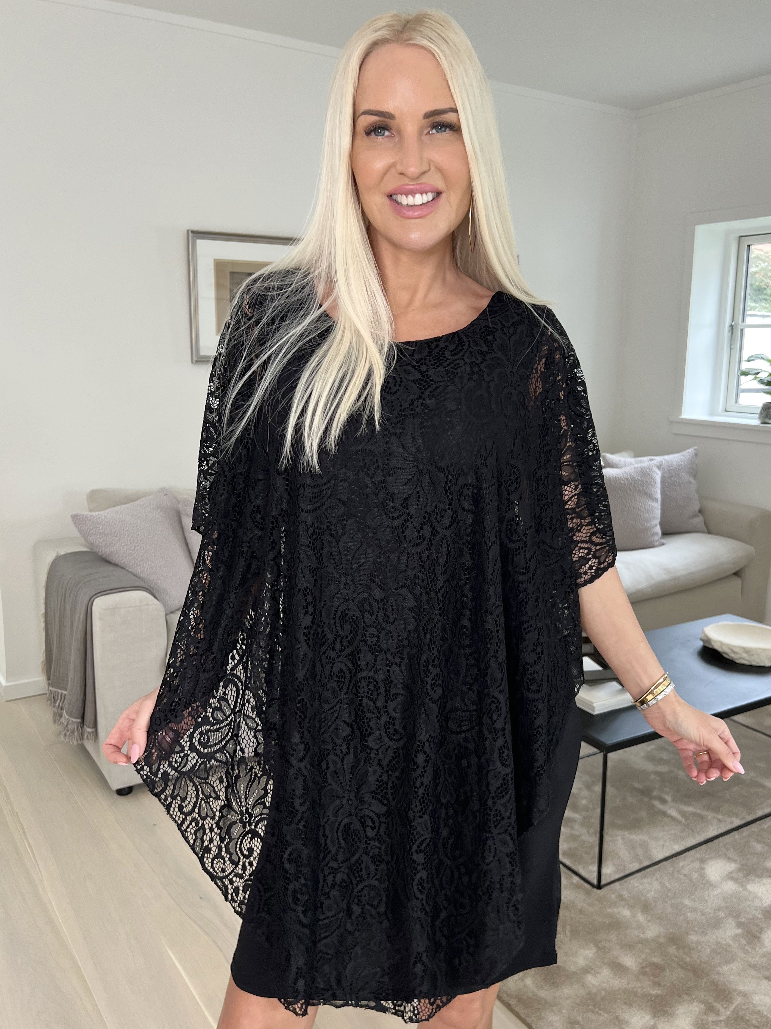 Kenya Lace - Söt tunikaklänning i spets